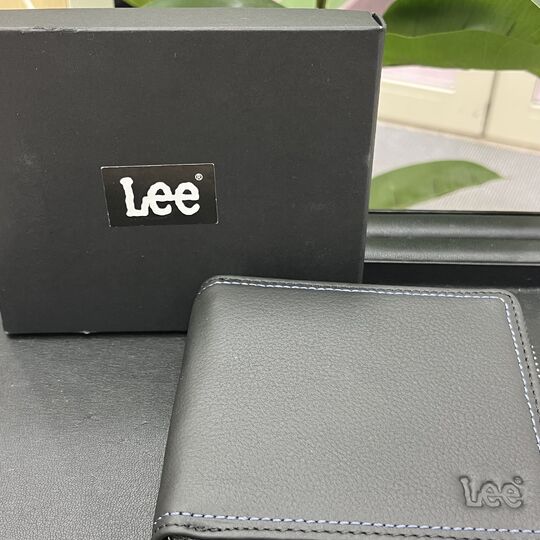 画像15401：Lee　二つ折り財布