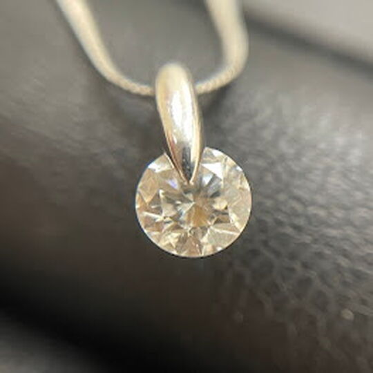 画像1645：K18WG ネックレス　トップD0.30ｃｔ