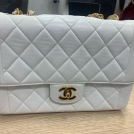 画像2264：CHANEL　マトラッセ　チェーンショルダー　シングルラムスキン　白